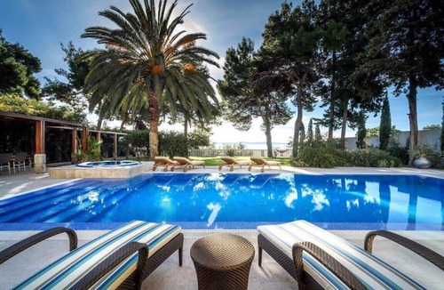Znjan Villa | Fancy Modern Villa with Deluxe Interior