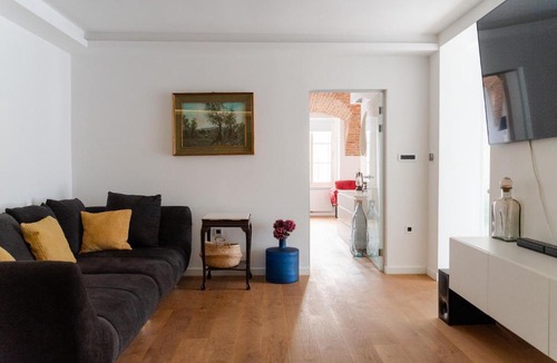 Donji Grad Apartment | Fantabulous Old Town Condo