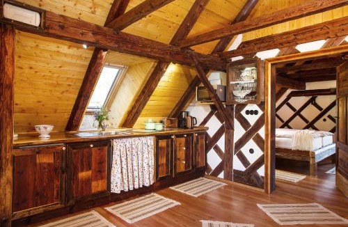 Lasko House | Farm Stay Pirc - Hayloft Apartment