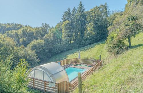 Vransko House | Farmhouse Blackberry Pool & Wellness- Happy Rentals