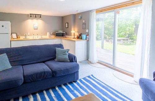Bouvet Island House | Five Bedroom, Two Bathroom, Dog Friendly Home with a short walk to the beach.