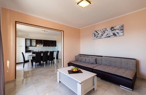 Prigradica House | Five bedrooms holiday home with swimming pool and fantastic Sea view