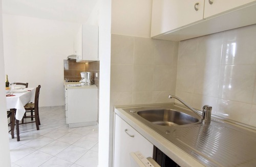 Valica Apartment | Flat with pool close to Kanegra Beach