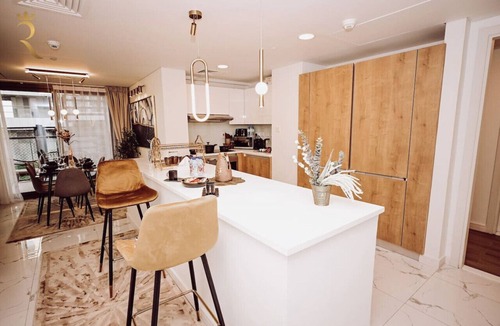 Al Raha Beach Apartment | Floral 3BR Apartment Al Raha