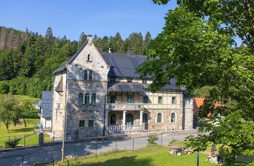 Ravna Gora House | Forest Peak Retreat with Indoor Pool and Sauna - Happy Rentals