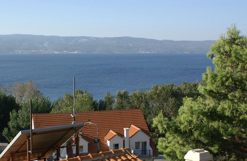 Duce Apartment | Four-bedroom apartment with terrace and sea view Duće, Omiš (A-2829-a)