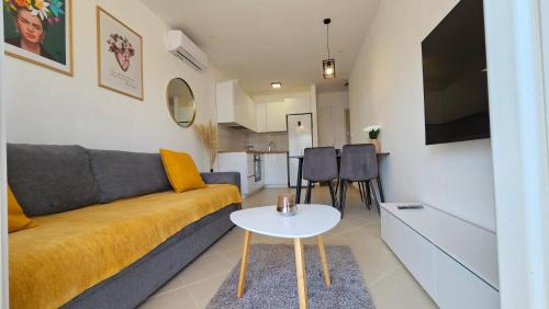 Mejasi Apartment | Frida- free private parking