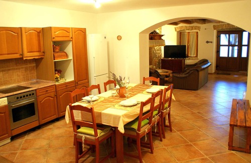 Pinezici House | From the 23-10. 07 Discount 15% Large STONE HOUSE, with 4000m2 PLAYGROUND