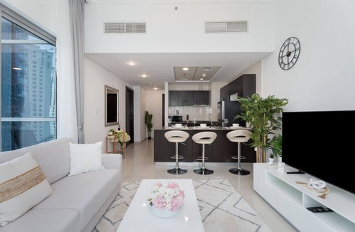 Dubai Marina Apartment | Gala Guests - Bay Central Collection