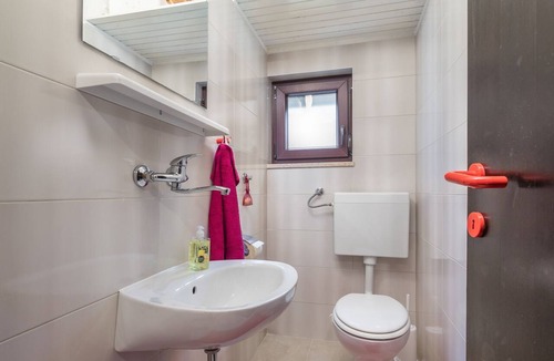 Fuskulin Apartment | Garden with a pool and barbecue, air conditioning, Wi-Fi, quiet location
