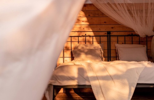Stari Grad RV Rental | Glamping - Plage Cache'e Open space holiday home