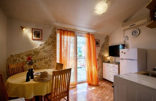 Rukavac Apartment | Golden Coast Apartments - A3 OneBedroom with Terrace and Seaview
