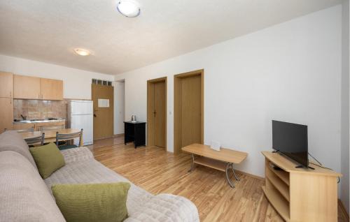 Lokva Rogoznica Apartment | Gorgeous Apartment In Lokva Rogoznica With Wifi