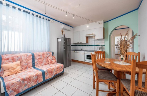 Đuba Apartment | Gorgeous apartment in Duba with WiFi