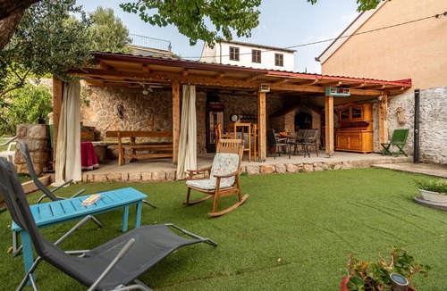 Karlobag Apartment | Gorgeous apartment in Karlobag with WiFi