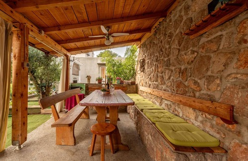 Karlobag Apartment | Gorgeous apartment in Karlobag with WiFi