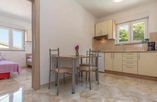 Bratus Apartment | Gorgeous apartment in Krvavica