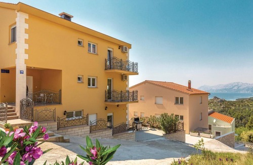 Bratus Apartment | Gorgeous apartment in Krvavica