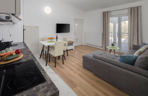 Nova Vas Apartment | Gorgeous apartment in Novas Vas with WiFi