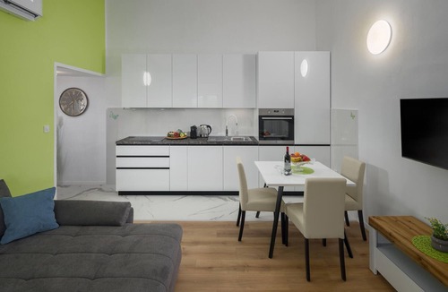 Nova Vas Apartment | Gorgeous apartment in Novas Vas with WiFi
