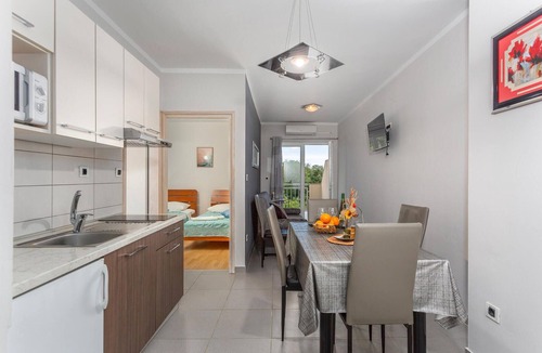 Krk Apartment | Gorgeous apartment in Pinezici with WiFi