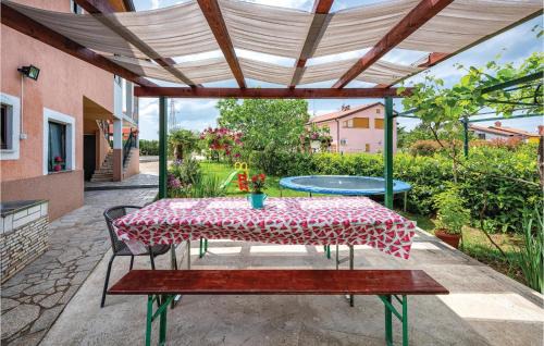 Kastel Apartment | Gorgeous Apartment In Kastel