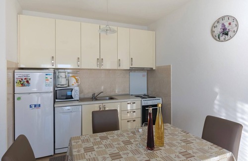 Komarna Apartment | Gorgeous apartment in Klek with WiFi