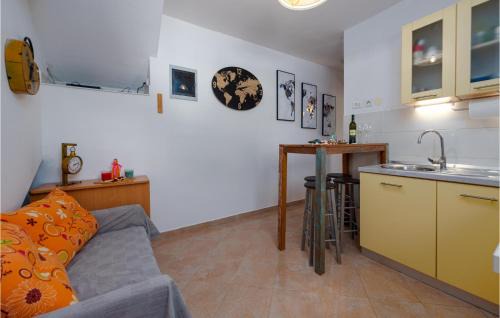 Kosljun Apartment | Gorgeous Apartment In Kosljun With Wifi