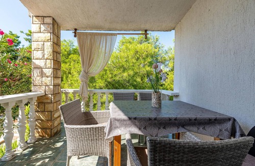 Vir Apartment | Gorgeous apartment in Vir with WiFi