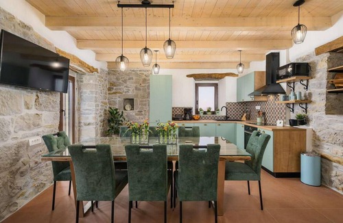 Buzet House | Gorgeous home in Buzet with private swimming pool, can be inside or outside
