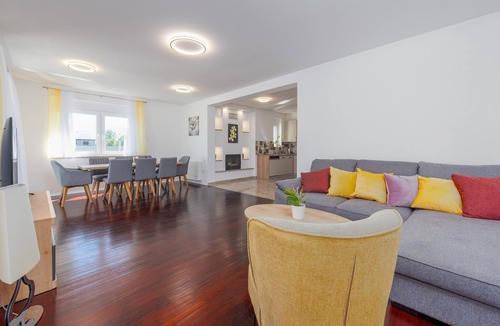 Gospic House | Gorgeous home in Debelo Brdo with sauna