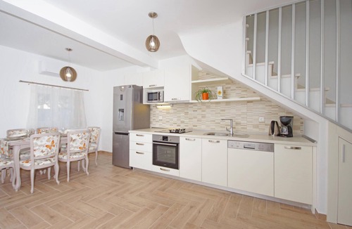 Drvenik House | Gorgeous home in Drvenik with WiFi
