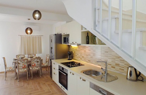 Drvenik House | Gorgeous home in Drvenik with WiFi