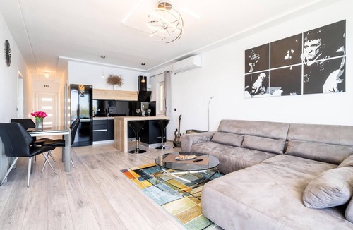 Dubrava House | Gorgeous home in Janjina with sauna