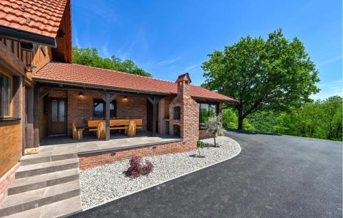 Mace House | Gorgeous Home In Mace With Sauna