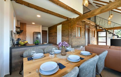 Mace House | Gorgeous Home In Mace With Sauna