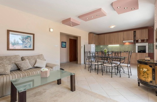 Medici House | Gorgeous home in Medici