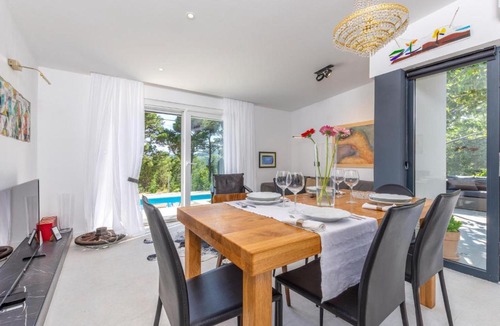 Gata House | Gorgeous Home In Naklice