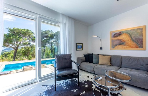Gata House | Gorgeous Home In Naklice