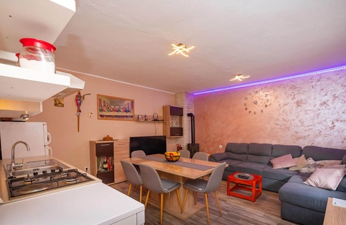 Pridraga House | Gorgeous home in Pridraga with WiFi