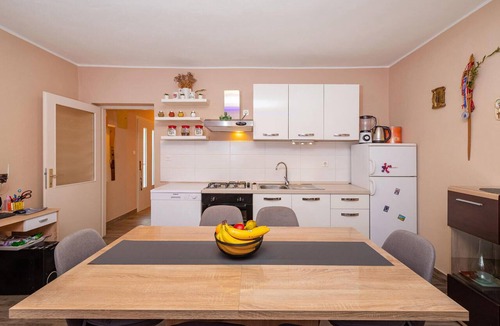 Pridraga House | Gorgeous home in Pridraga with WiFi