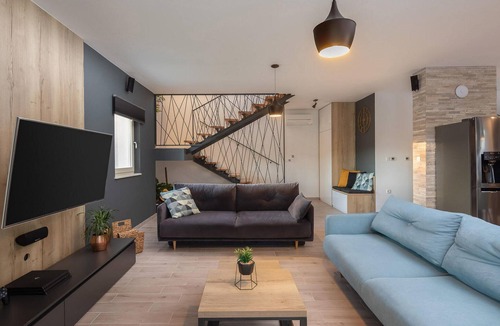 Dicmo House | Gorgeous home in Sicane