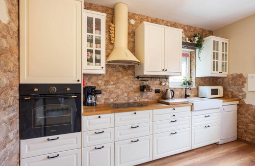 Srinjine House | Gorgeous home in Srinjine