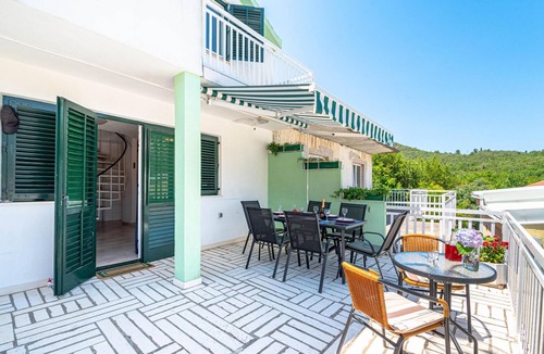 Hodilje House | Gorgeous home in Ston with WiFi