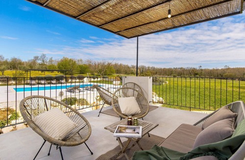 Jakovici House | Gorgeous home in Tinjan