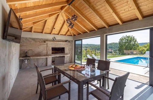 Trilj House | Gorgeous home in Trilj