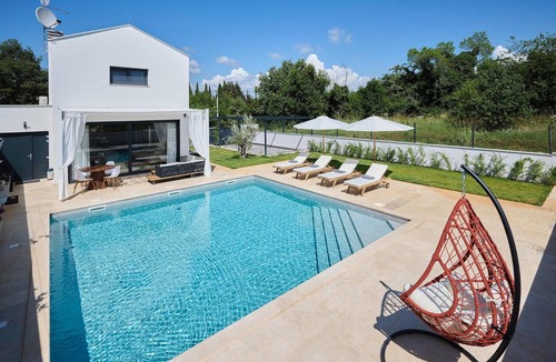 Materada House | Gorgeous home in Umag