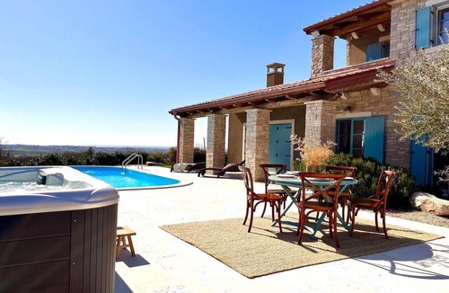 Vardica House | Gorgeous home in Umag