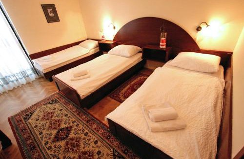 Kostanjevica na Krki House | Gostilna Žolnir