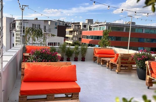 Dorobanti Hotel | Graffiti Hotel Rooftop - Central Location